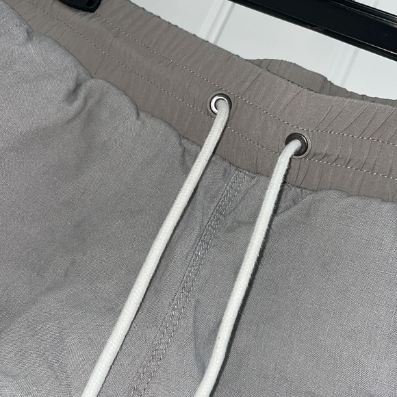 Gorgeous Athleta size 0 women's shorts. - Picture 2 of 6